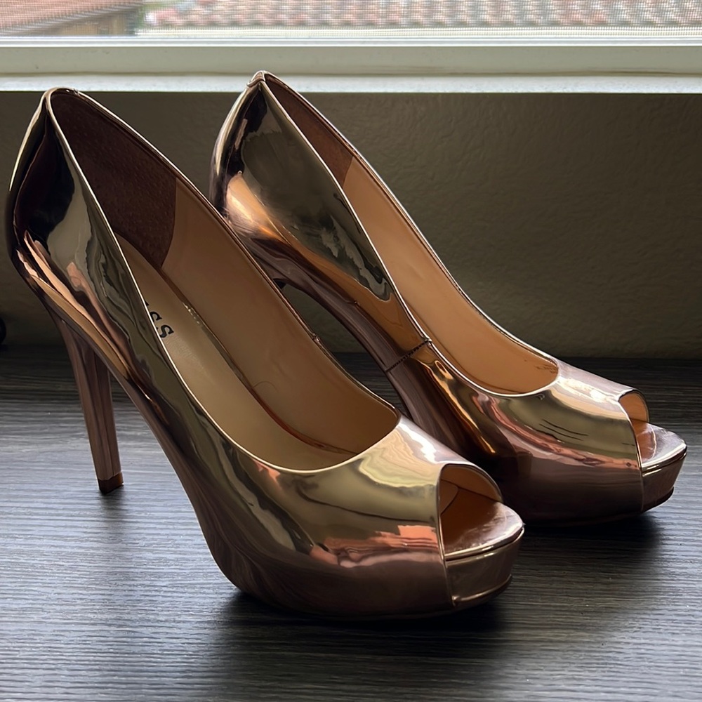 Guess patten rose good 8 1/2 peep toe platform stilettos